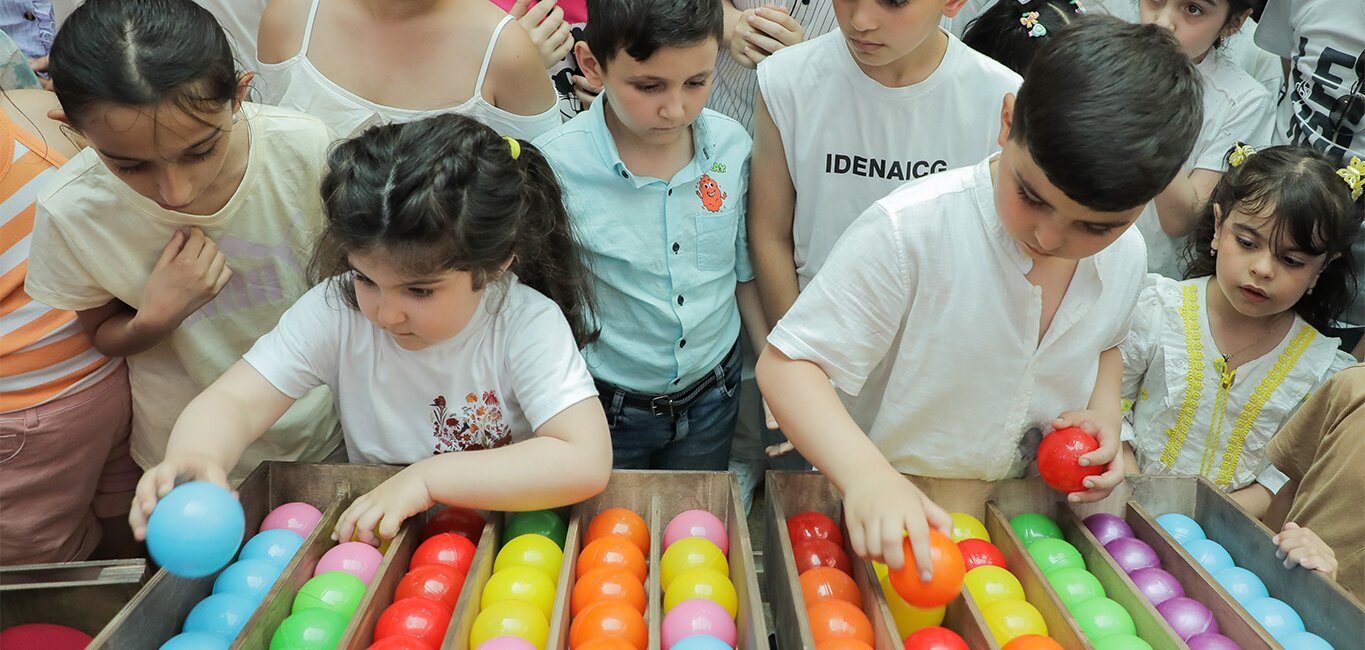 1-iyun--usaqlarin-beynelxalq-mudafiesi-gunu-park-bulvar-da-rengareng-ve-unudulmaz-anlarla-qeyd-olundu