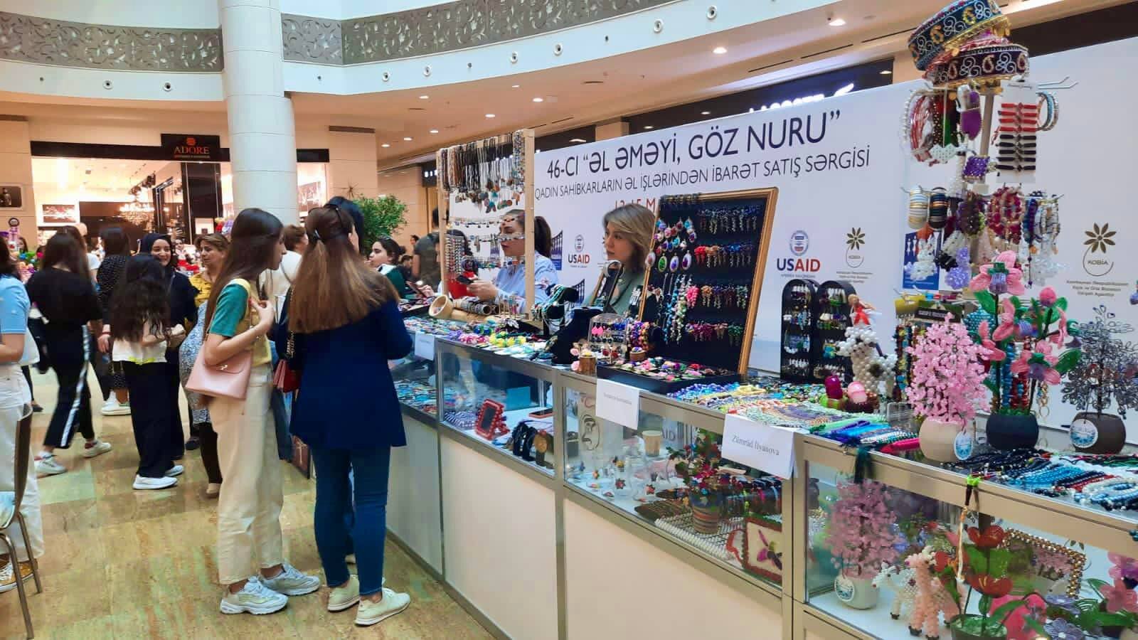 Qadınların 46-cı “Əl əməyi, göz nuru” sərgisi Park Bulvarda  