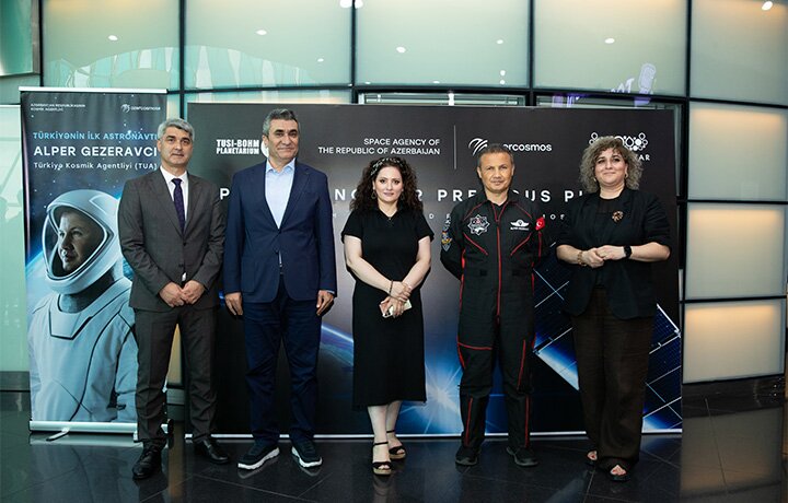 “Park Bulvar”da yerləşən “Tusi Bohm Planetarium”da “Planetimizi  qoruyaq” filminin təqdimatı keçirildi.